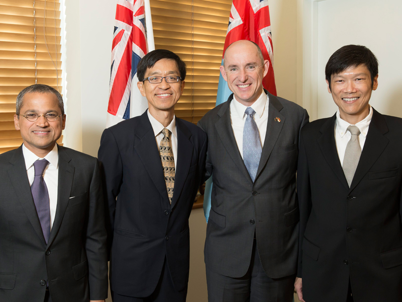 The Hon Stuart Robert MP Assistant Minister for Defence met with a delegation from Singapore including Singapore's Chief Defence Scientist Mr Quek Tong Boon and MAJGEN (Ret'd) Ng Chee Khern