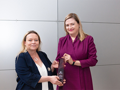 Professor Tanya Monro (right) with Dr Sylvie Perreau, who received the 2020 Minister’s Award for Achievement in Defence Science.