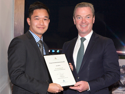 Minister for Defence Industry, the Hon Christopher Pyne presented Dr Long Nguyen his Young Innovator Scholarship.
