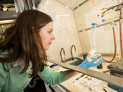 Dr Renée Webster’s analytical chemistry research is contributing to the safe and effective use of fuels by Defence. Dr Renée Webster’s analytical chemistry research is contributing to the safe and effective use of fuels by Defence.