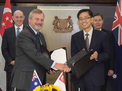 L-R: Assistant Minister for Defence Mr Stuart Robert, Chief Defence Scientist (Australia) Dr Alex Zelinsky, Chief Defence Scientist (Singapore) Professor Quek Tong Boon, Second Minister for Defence Mr Lui Tuck Yew 