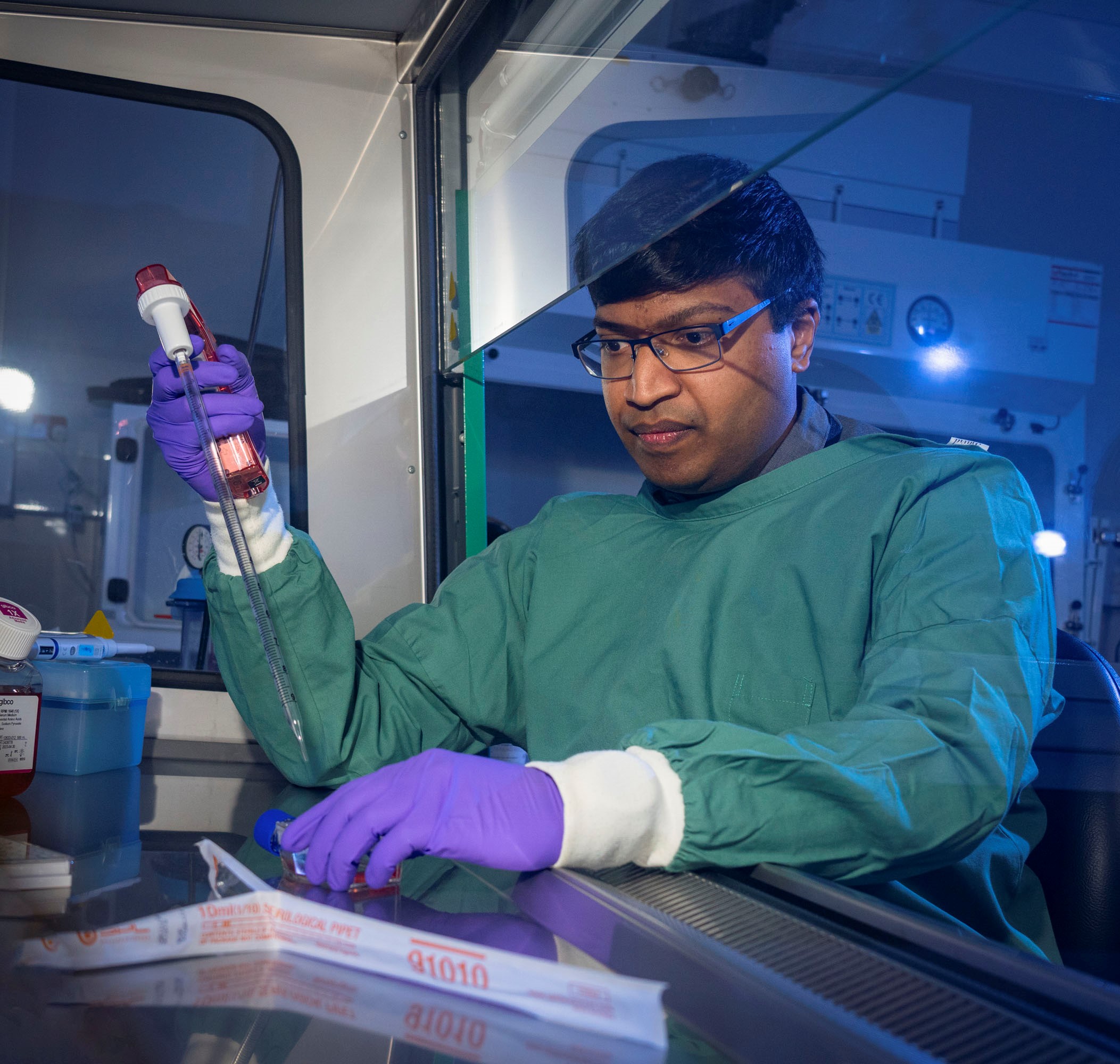 Dr Pravin Rajasekaran, a member of DSTG's biological countermeasures team