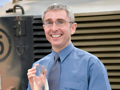 Dr Stephen Cimpoeru with his Minister's Award for Achievement in Defence Science. Dr Stephen Cimpoeru with his Minister's Award for Achievement in Defence Science.