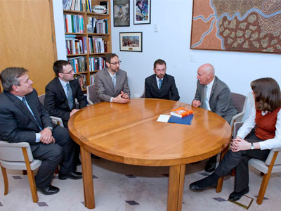 DSTO scientists meet with Minister Warren Snowdon.