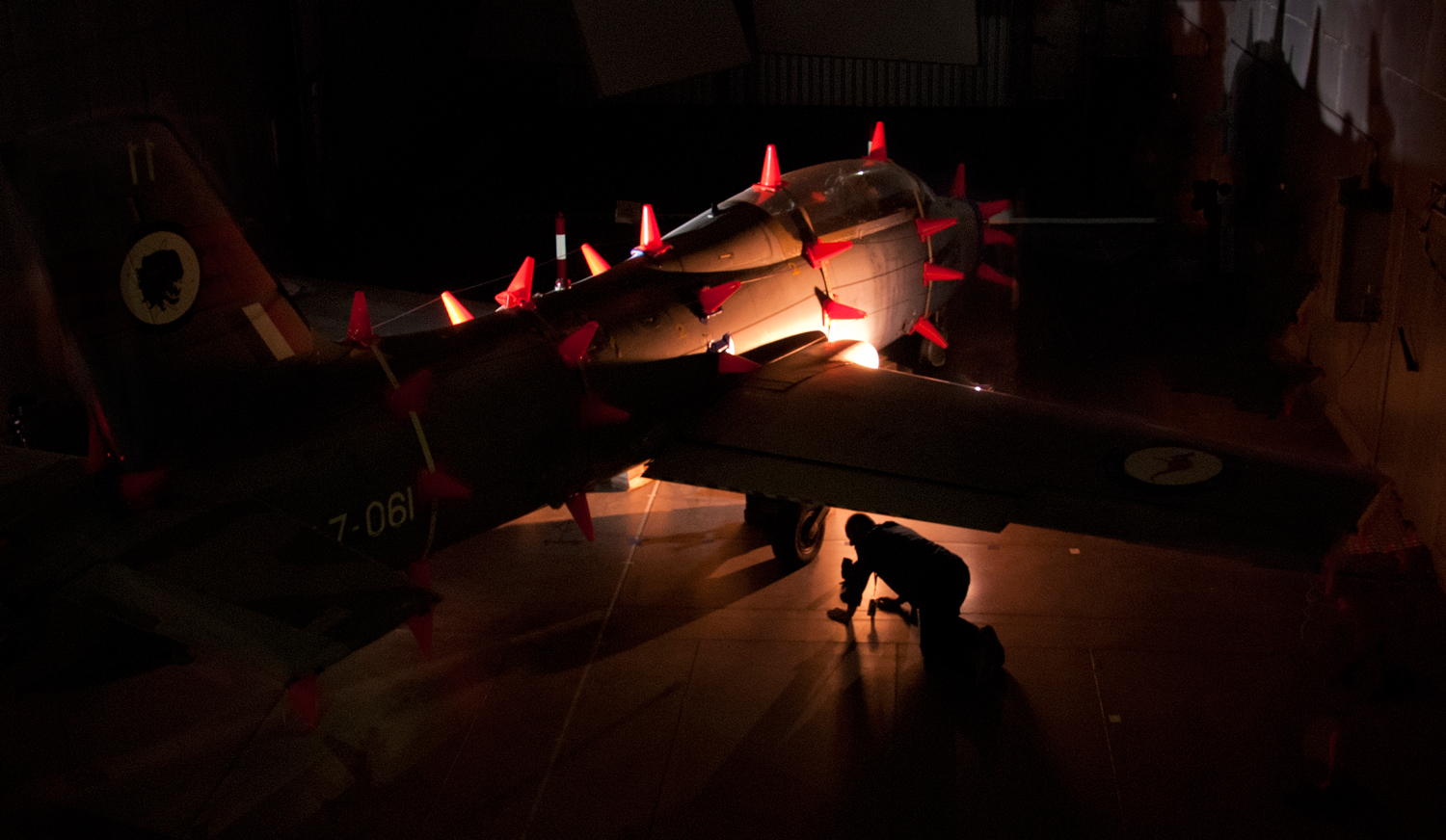 Undertaking system checks in the DSTO’s ‘mode stirred’ electric reverberation test chamber. The facility allows researchers to undertake evaluation and qualification of an entire aircraft against its operational electromagnetic environment.