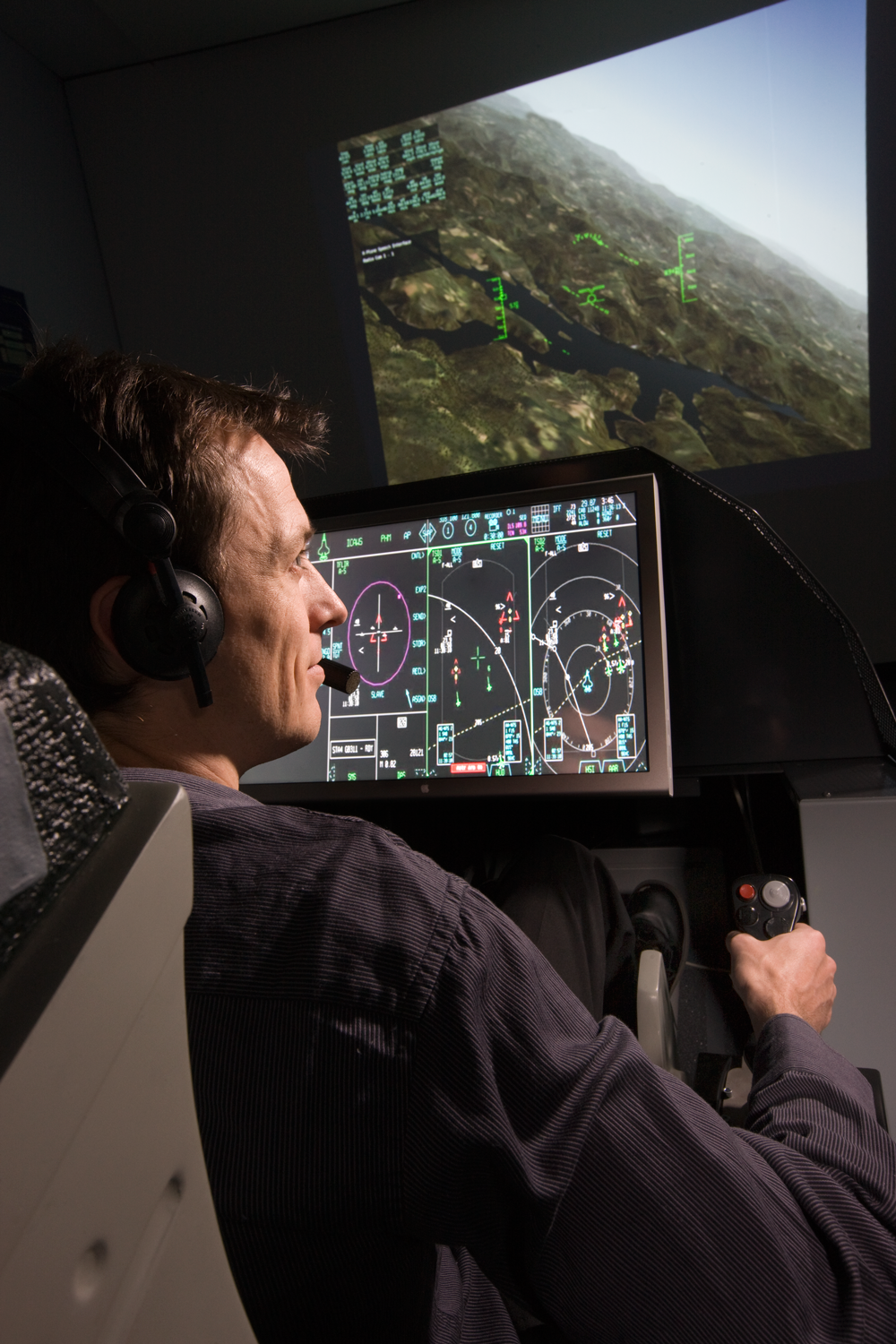 A mock up of the Joint Strike Fighter mission system and cockpit assists DSTO in providing advice and guidance to the ADF on issues such as software and systems architecture throughout the aircraft life and its interoperability between aircraft and across other systems within Australia and with coalition forces.