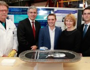 (L-R) Mr Rob Hickey (QUT), Mr Jeff Connolly (Siemens), Mr Wyatt Roy MP (Assistant Innovation Minister), Prof Carol Dickenson (QUT) and Mr Robert Jarvis (DST).