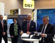 Allan Titheridge, CEO of L3 Technologies, and Chief Defence Scientist during the signing of the Strategic Alliance. Allan Titheridge, CEO of L3 Technologies, and Chief Defence Scientist during the signing of the Strategic Alliance.