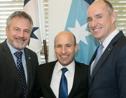 L-R: Chief Defence Scientist Dr Alex Zelinsky, Israeli Real Admiral Ophir Shoham and Assistant Minister for Defence Stuart Robert L-R: Chief Defence Scientist Dr Alex Zelinsky, Israeli Real Admiral Ophir Shoham and Assistant Minister for Defence Stuart Robert