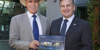Minister for Defence Science and Personnel, Warren Snowdon and CDS Alex Zelinsky holding a copy of the DSTO Strategic Plan 2013-18 